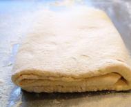 Рецепты пирога с капустой из слоеного теста: готового, дрожжевого и бездрожжевого